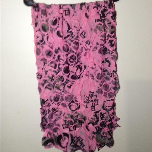 Pink Ruffled Scarf - Picture 4 of 5